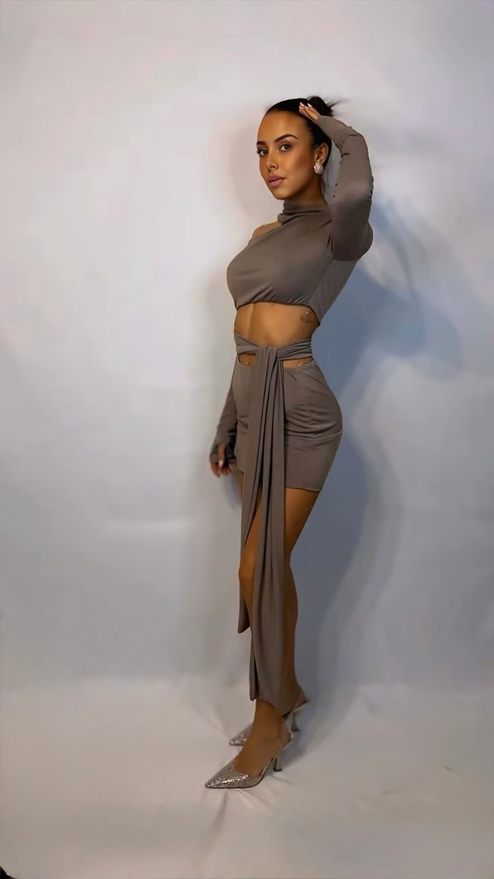 ABITO CUT-OUT